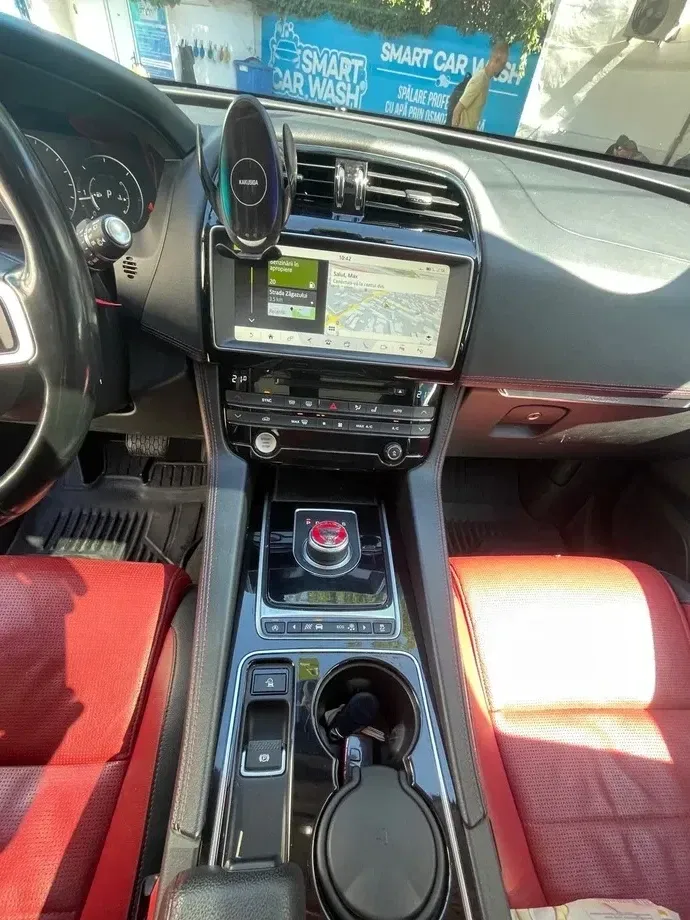 Jaguar F-Pace 20d RWD R-Sport — imagine 6