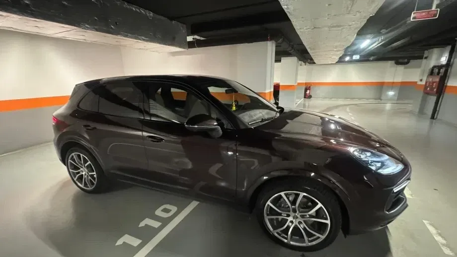 Porsche Cayenne — imagine 3