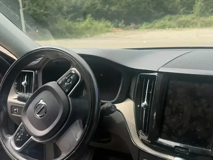 Volvo XC 60 II B5 MHEV AT8 AWD Momentum Pro