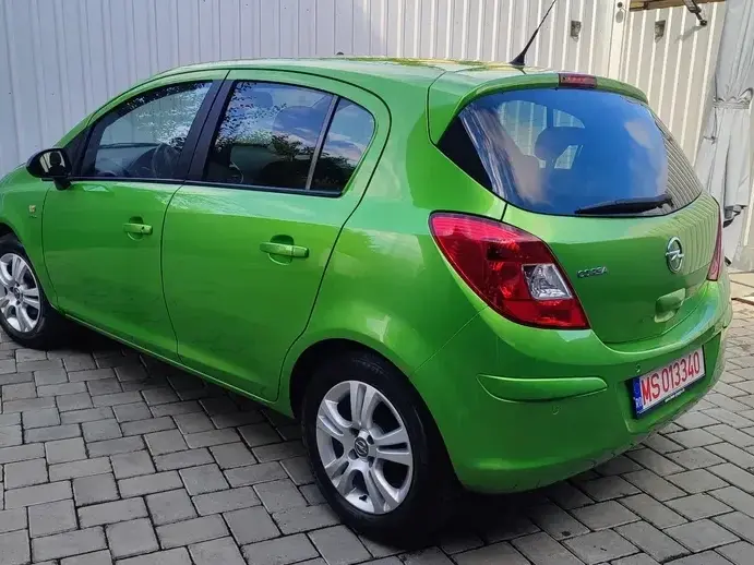 Opel Corsa D 1.4 16V Active