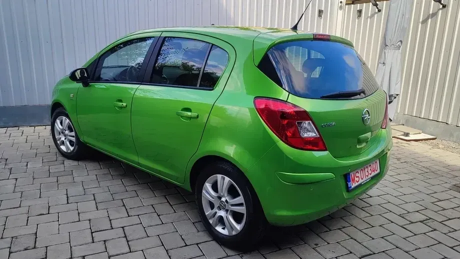 Opel Corsa D 1.4 16V Active — imagine 3