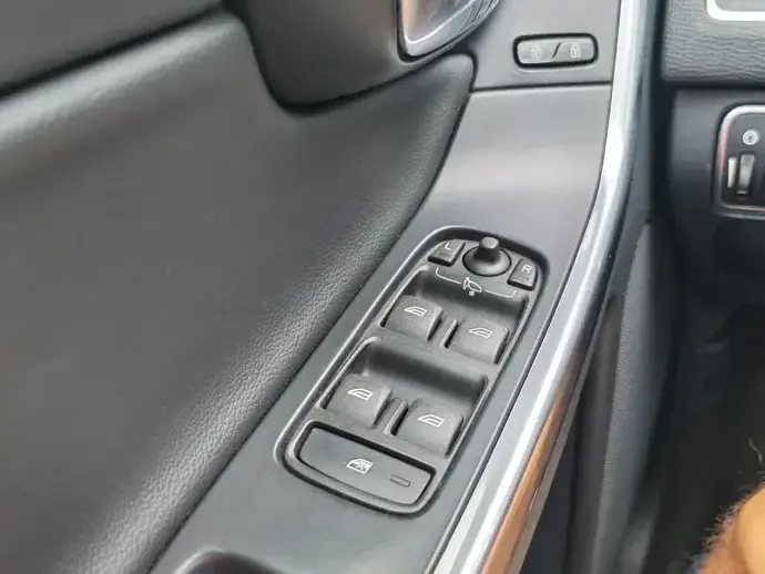 Volvo XC 60 I D5 AWD Start-Stop Summum