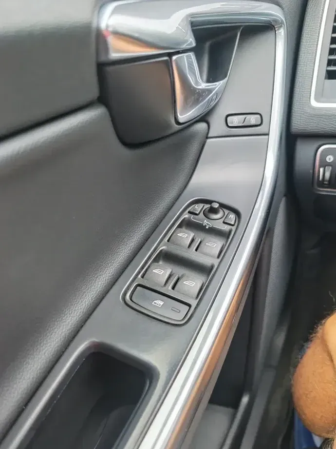 Volvo XC 60 I D5 AWD Start-Stop Summum — imagine 5