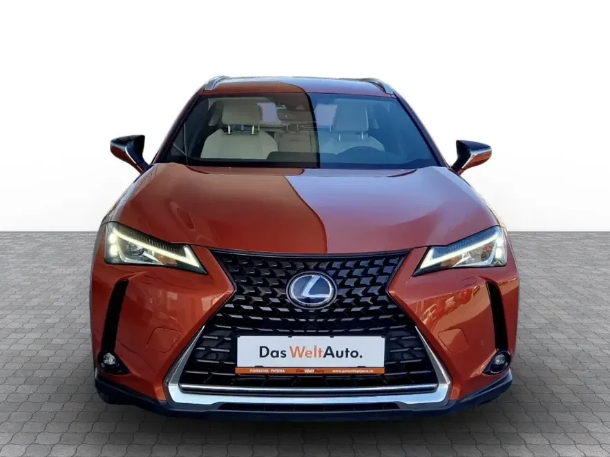 Lexus UX — imagine 4