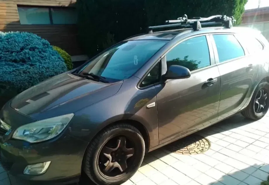 Opel Astra J 2.0 CDTI ECOTEC Sport Aut. — imagine 4