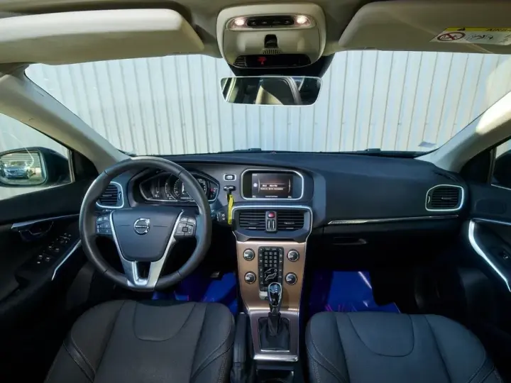 Volvo V40 II D3 Geartronic Momentum