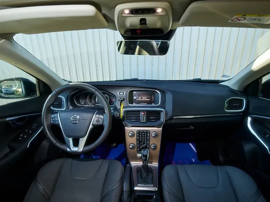 Volvo V40 II D3 Geartronic Momentum — imagine 6