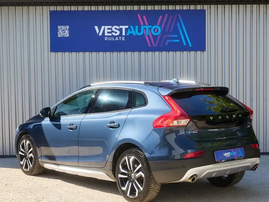 Volvo V40 II D3 Geartronic Momentum — imagine 3
