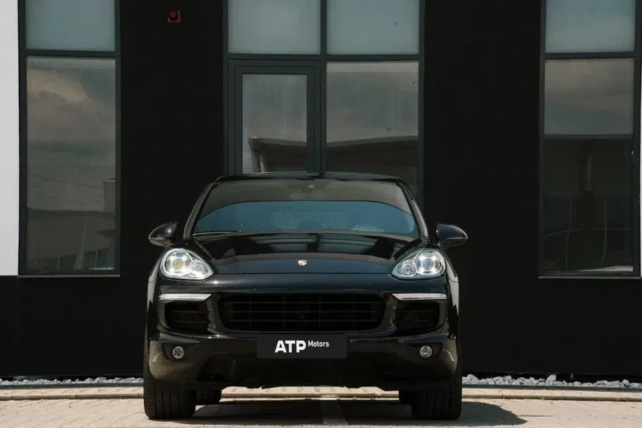 Porsche Cayenne — imagine 2