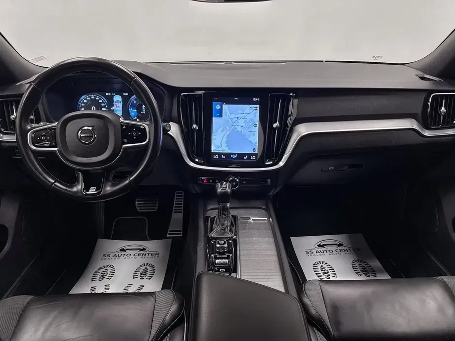 Volvo V60 D4 R-Design — imagine 5