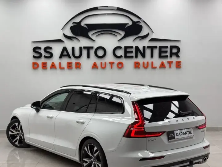 Volvo V60 D4 R-Design