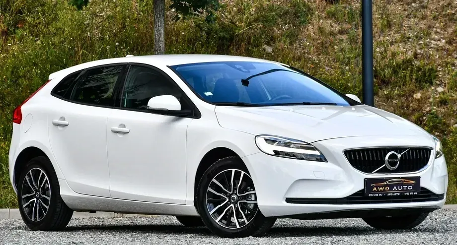 Volvo V40 II D2 Momentum — imagine 2