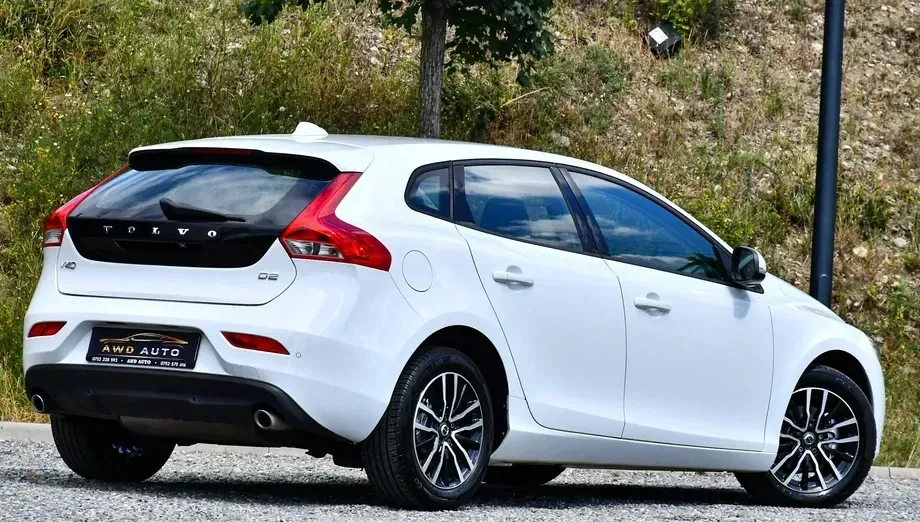 Volvo V40 II D2 Momentum — imagine 3