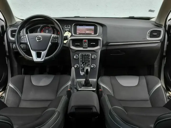 Volvo V40 II D2 Momentum