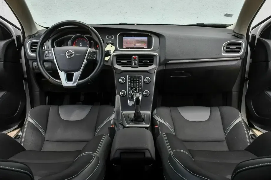 Volvo V40 II D2 Momentum — imagine 6