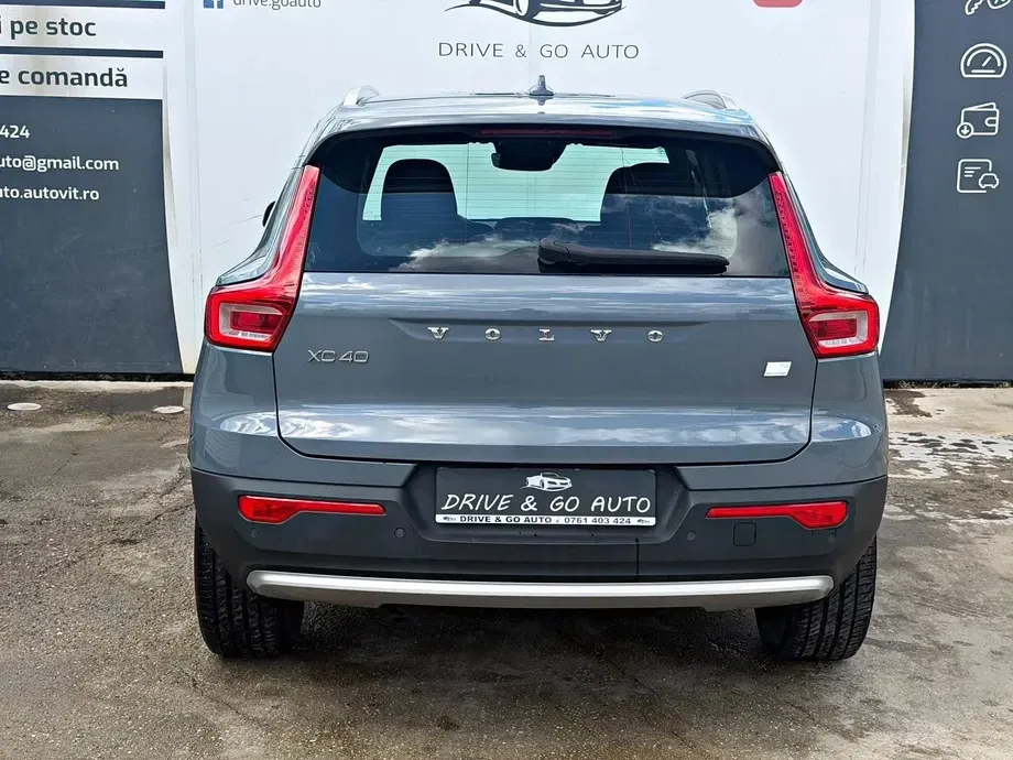 Volvo XC 40 T4 Recharge DKG Plus Bright — imagine 6