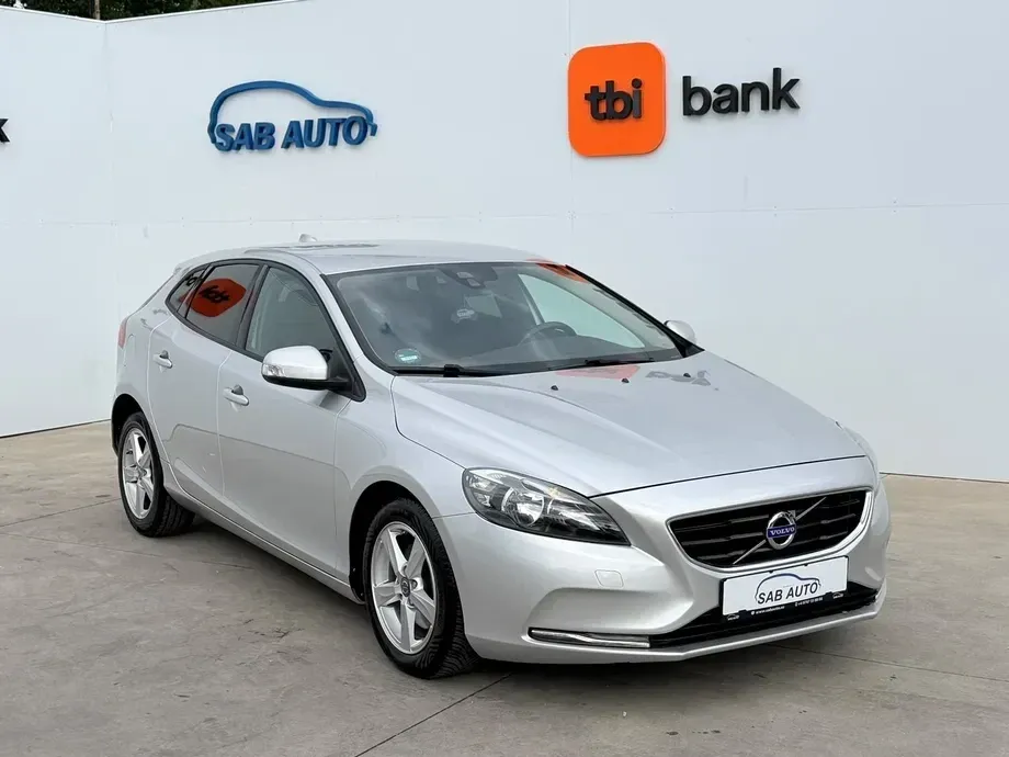Volvo V40 II D2 Powershift Kinetic — imagine 3