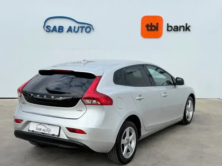 Volvo V40 II D2 Powershift Kinetic