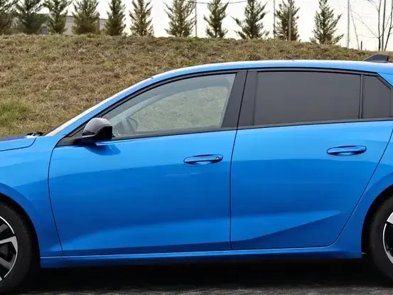 Opel Astra L 1.6L Turbo PHEV AT8 Business Edition