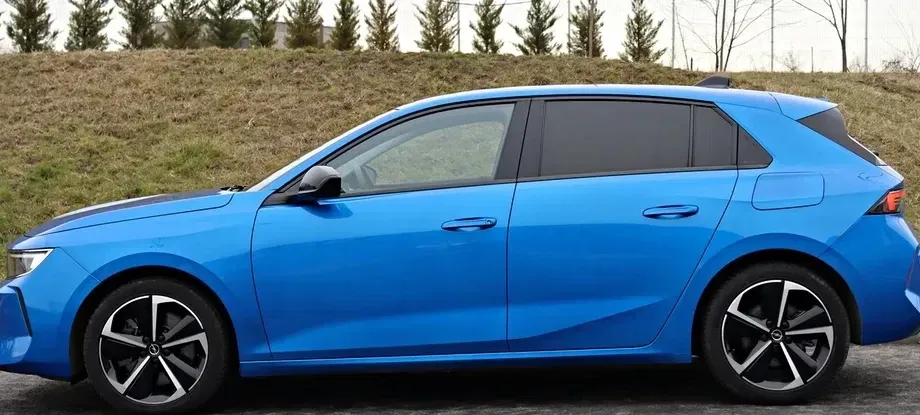 Opel Astra L 1.6L Turbo PHEV AT8 Business Edition — imagine 6