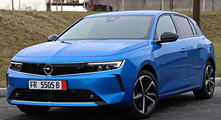 Opel Astra L 1.6L Turbo PHEV AT8 Business Edition — imagine 5