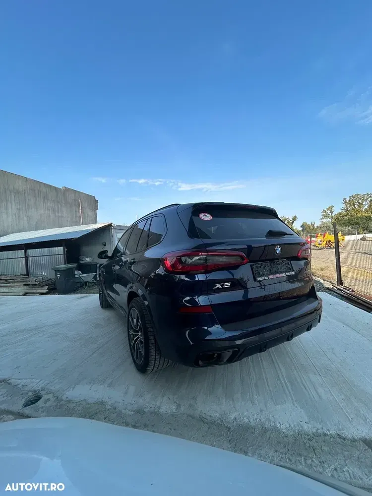 BMW X5 xDrive40i — imagine 5