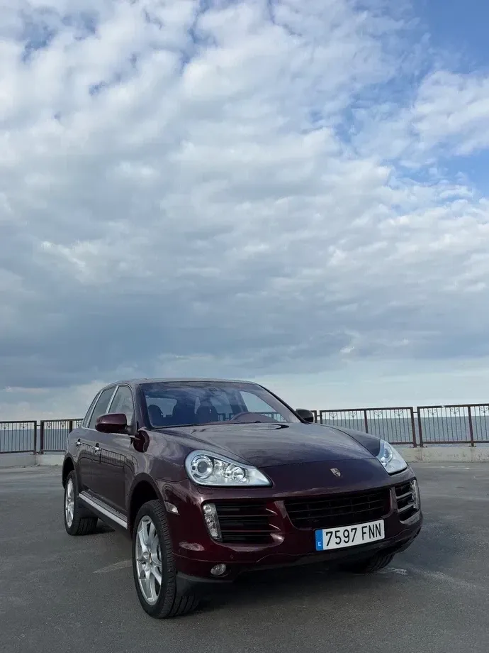 Porsche Cayenne — imagine 3