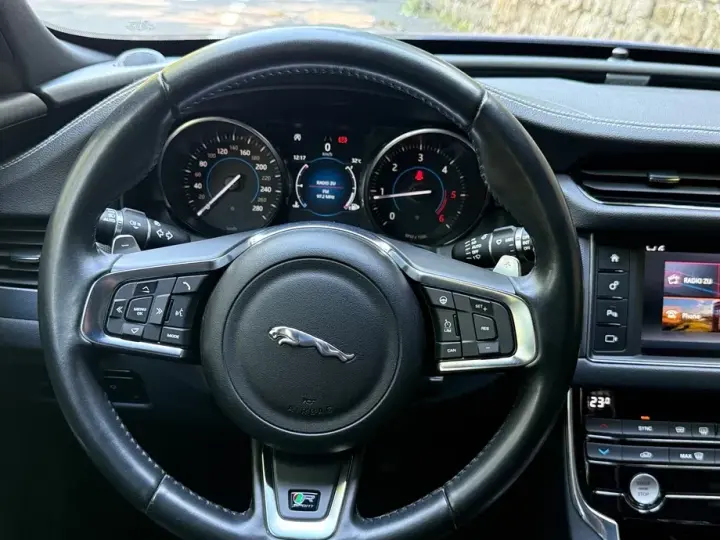 Jaguar XF 25d AWD Aut. R-Sport