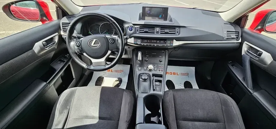 Lexus CT — imagine 2