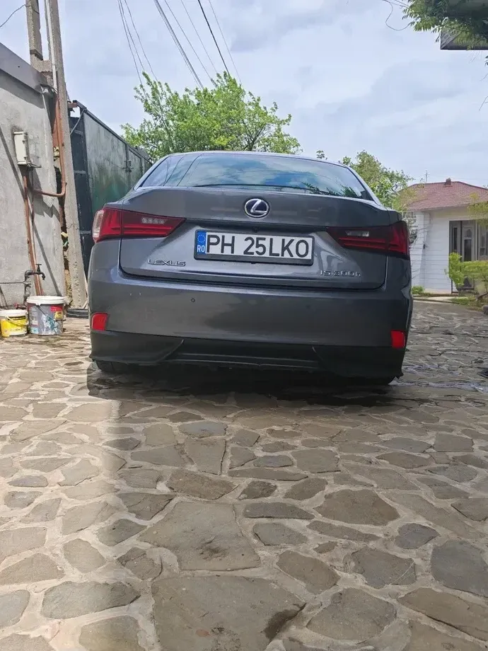 Lexus IS III 300h Aut. Executive — imagine 3