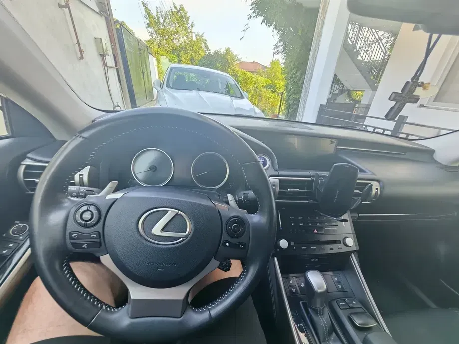 Lexus IS III 300h Aut. Executive — imagine 6