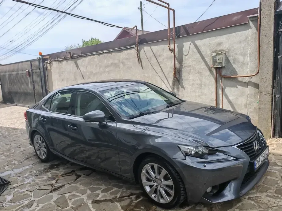 Lexus IS III 300h Aut. Executive — imagine 2