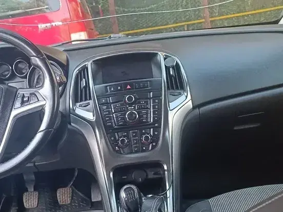 Opel Astra J