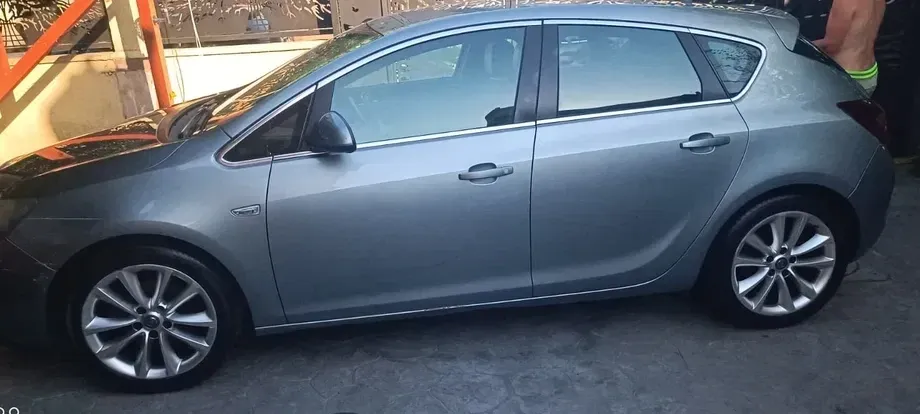 Opel Astra J — imagine 6