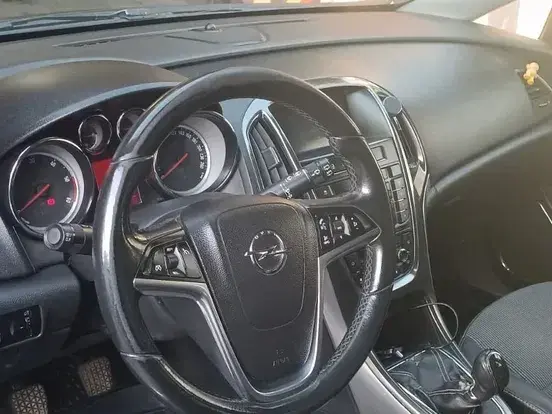 Opel Astra J