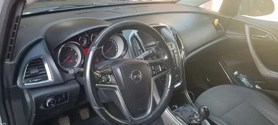 Opel Astra J — imagine 4