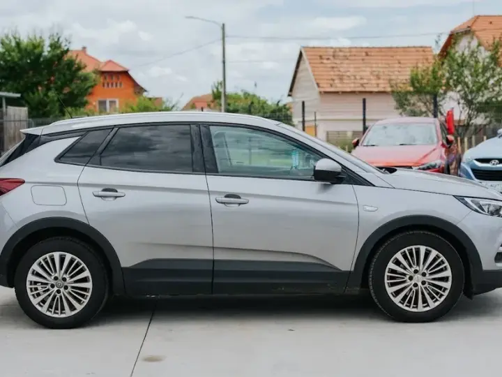 Opel Grandland X 1.6 D Start/Stop Automatik Business Edition