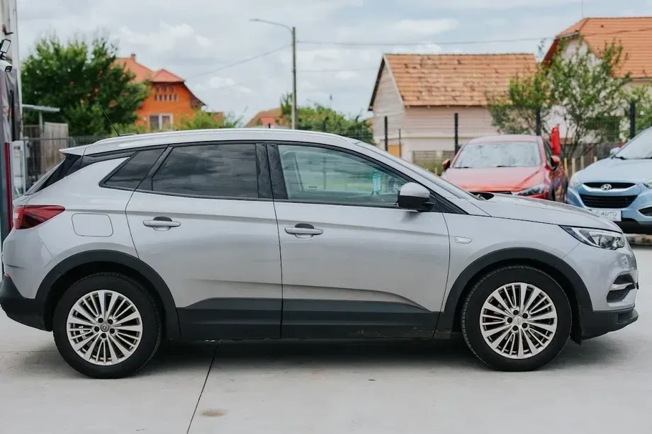 Opel Grandland X 1.6 D Start/Stop Automatik Business Edition — imagine 3
