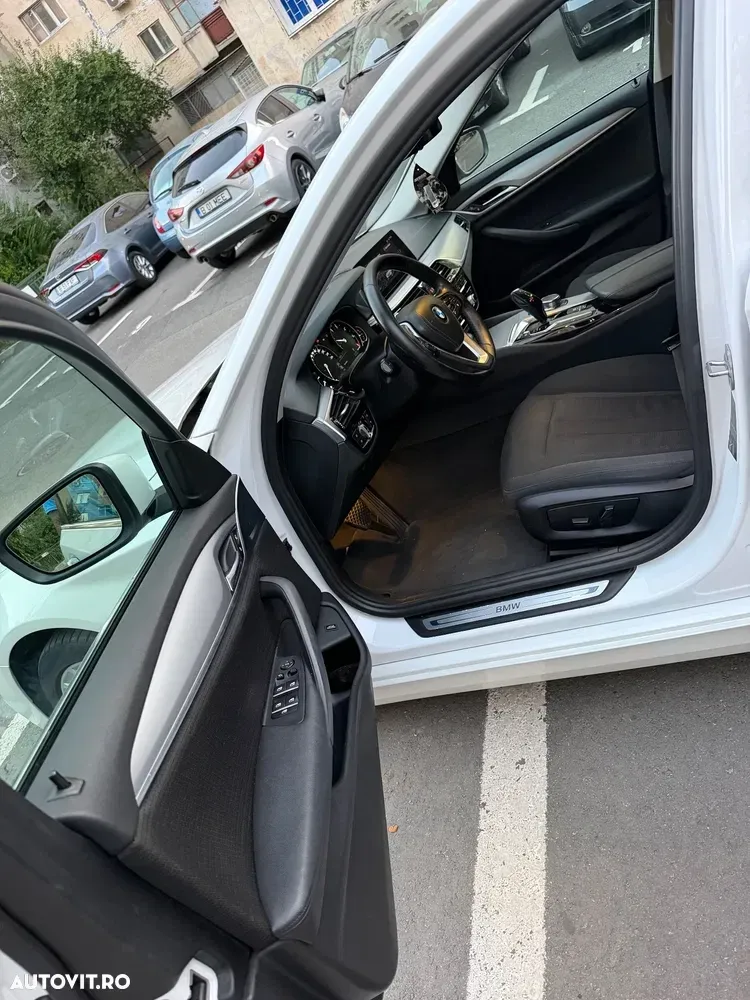 BMW Seria 5 G30/G31 [2017 - Prezent] 520d AT — imagine 4