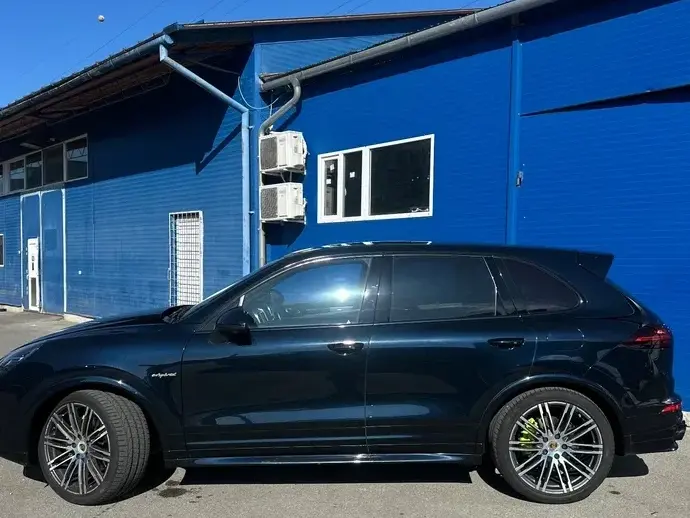 Porsche Cayenne S E-Hybrid Platinum Edition