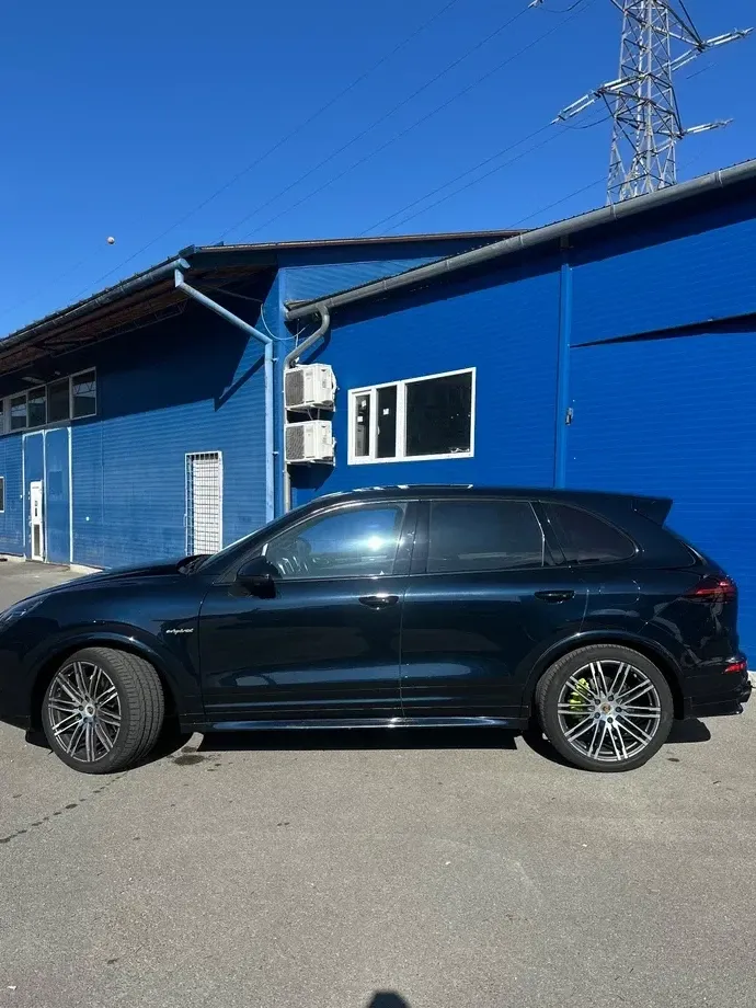 Porsche Cayenne S E-Hybrid Platinum Edition — imagine 4