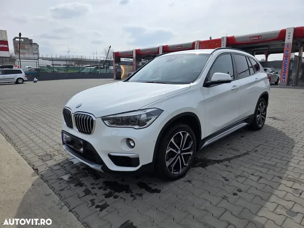 BMW X1 xDrive20i AT xLine — imagine 3