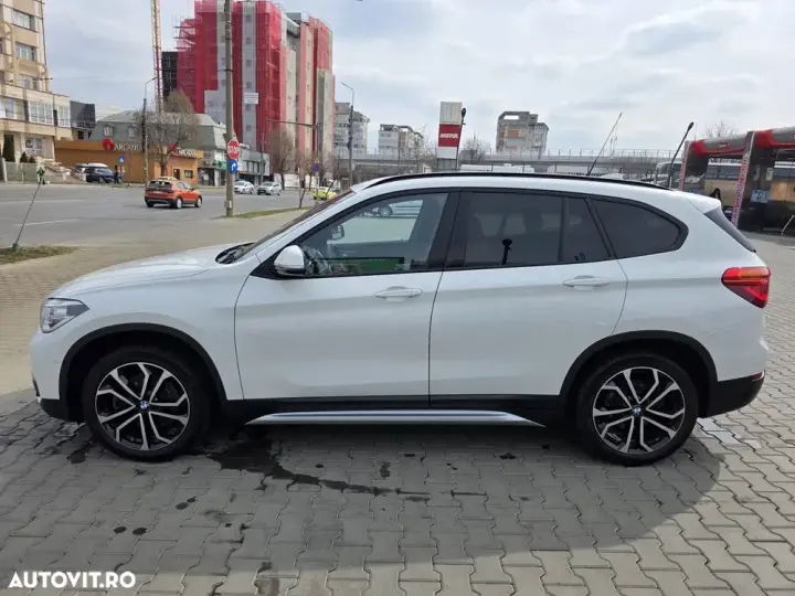 BMW X1 xDrive20i AT xLine