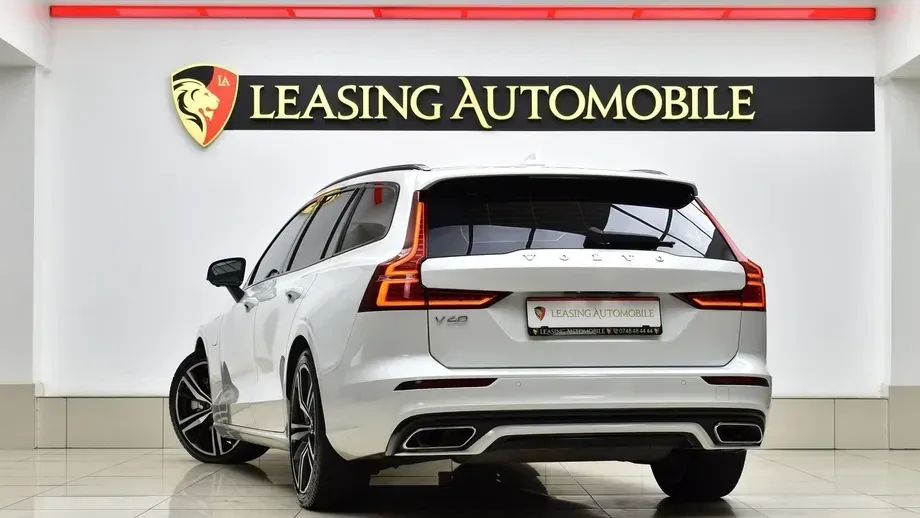 Volvo V60 II T6 AWD Recharge Geartronic RDesign — imagine 5