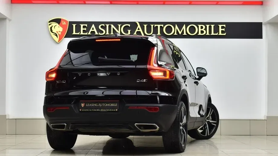 Volvo XC 40 D4 AWD Geartronic R-Design — imagine 4