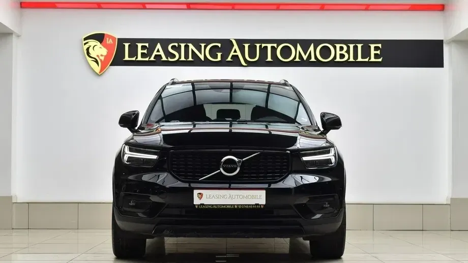Volvo XC 40 D4 AWD Geartronic R-Design — imagine 2