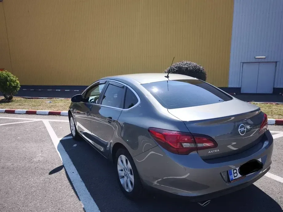 Opel Astra J 1.4 ECOTEC Turbo Enjoy — imagine 2
