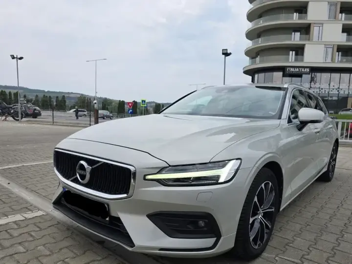 Volvo V60 II D4 Momentum