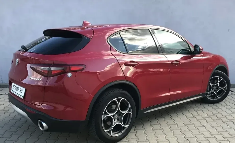Alfa Romeo Stelvio 2.2 16V AT8 Q4 Business — imagine 3