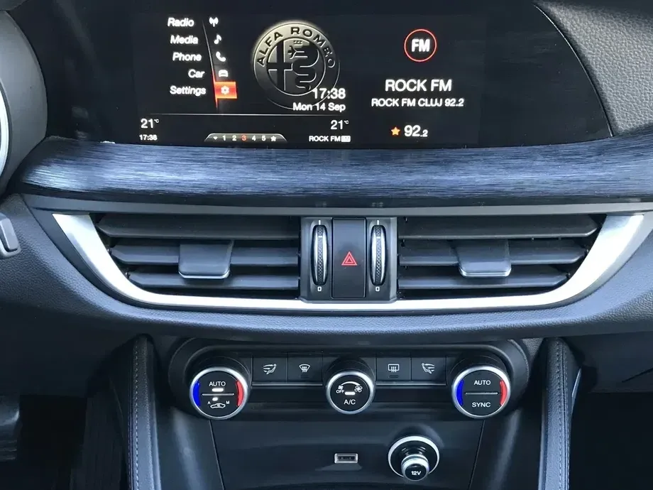 Alfa Romeo Stelvio 2.2 16V AT8 Q4 Business — imagine 6